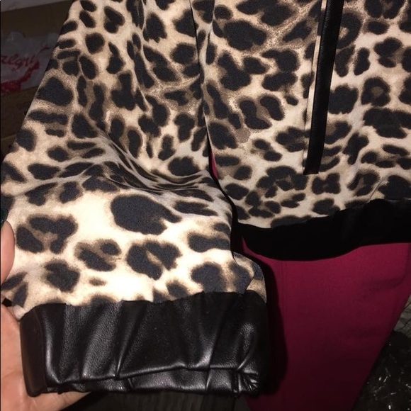 Animal print plus size jacket - Picture 3 of 8